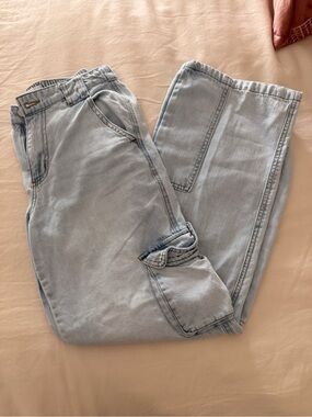 Women’s cargo jeans
